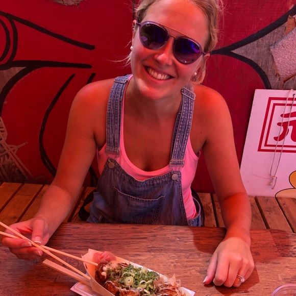 Meet your Posher, Sarah - Picture 3 of 3